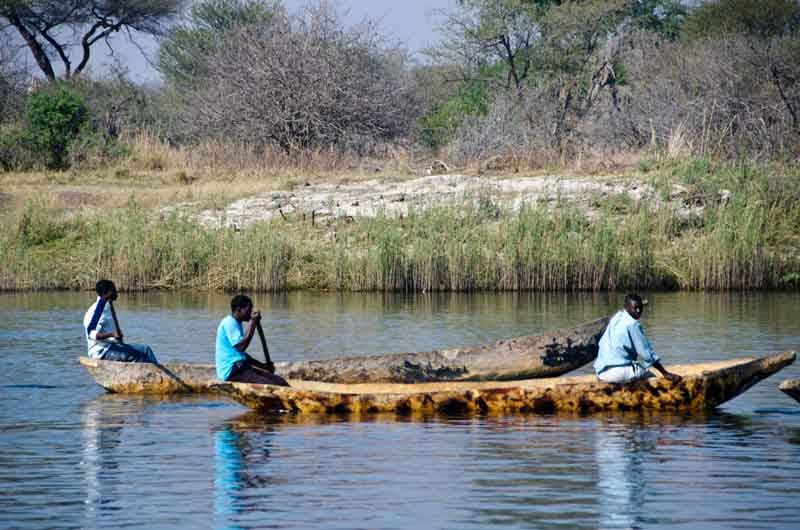 38 - Zambia - Kazungula - rio Zambeze - pescadores
